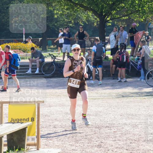 08.09.2024 - Stadtparktriathlon Luisa Fischer http://msf.ph/oto/7033840 08.09.2024 10:34:28 Ziel 141 meine-sportfotos.de