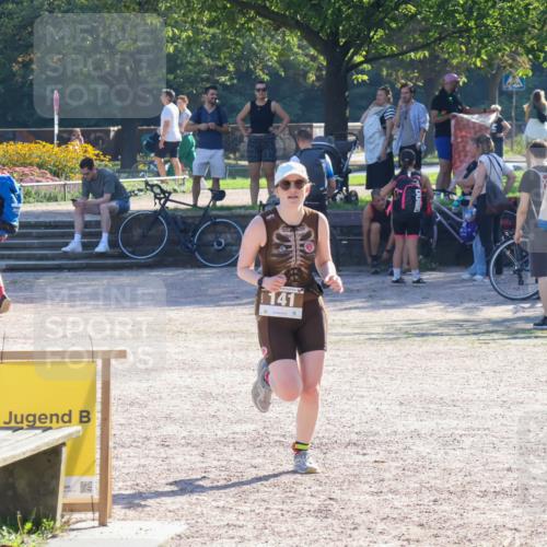 08.09.2024 - Stadtparktriathlon Luisa Fischer http://msf.ph/oto/7033842 08.09.2024 10:34:28 Ziel 141 meine-sportfotos.de
