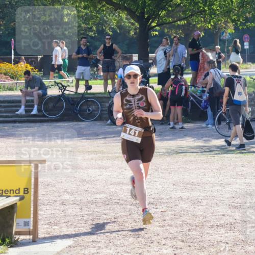 08.09.2024 - Stadtparktriathlon Luisa Fischer http://msf.ph/oto/7033844 08.09.2024 10:34:28 Ziel 141 meine-sportfotos.de