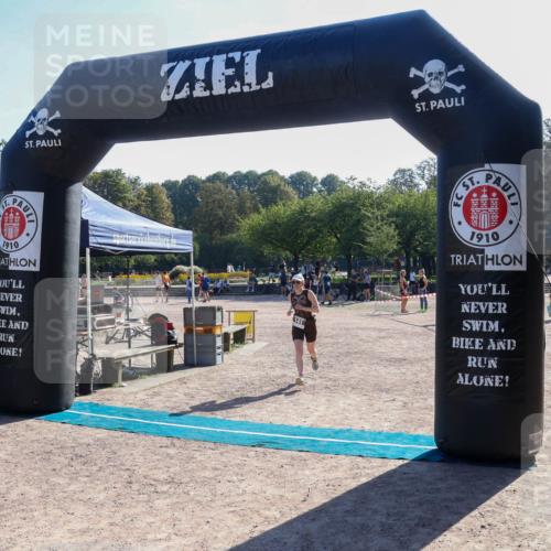 08.09.2024 - Stadtparktriathlon Luisa Fischer http://msf.ph/oto/7033848 08.09.2024 10:34:30 Ziel 141 meine-sportfotos.de