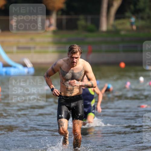 08.09.2024 - Stadtparktriathlon Michael Strokosch http://msf.ph/oto/7033849 08.09.2024 11:35:57 Schwimmen 717, 740 meine-sportfotos.de
