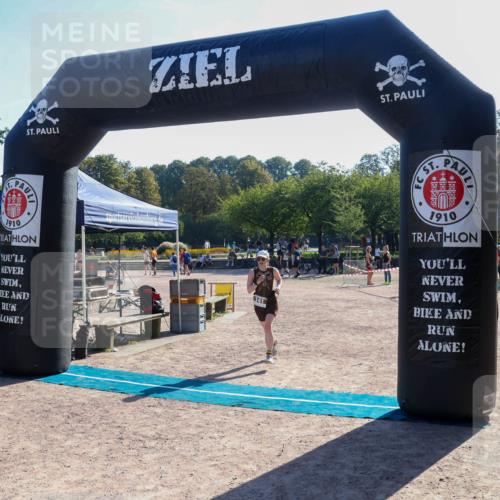 08.09.2024 - Stadtparktriathlon Luisa Fischer http://msf.ph/oto/7033850 08.09.2024 10:34:31 Ziel 141 meine-sportfotos.de