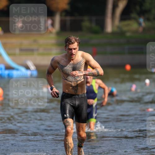 08.09.2024 - Stadtparktriathlon Michael Strokosch http://msf.ph/oto/7033851 08.09.2024 11:35:57 Schwimmen 717, 740 meine-sportfotos.de