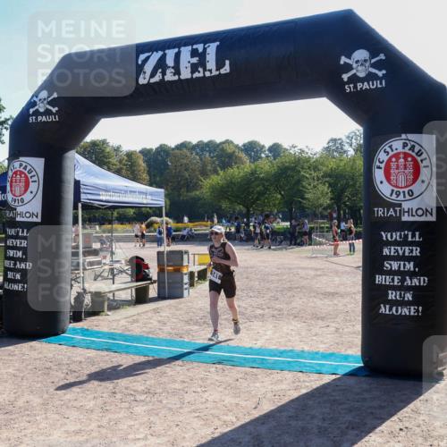 08.09.2024 - Stadtparktriathlon Luisa Fischer http://msf.ph/oto/7033852 08.09.2024 10:34:31 Ziel 141 meine-sportfotos.de