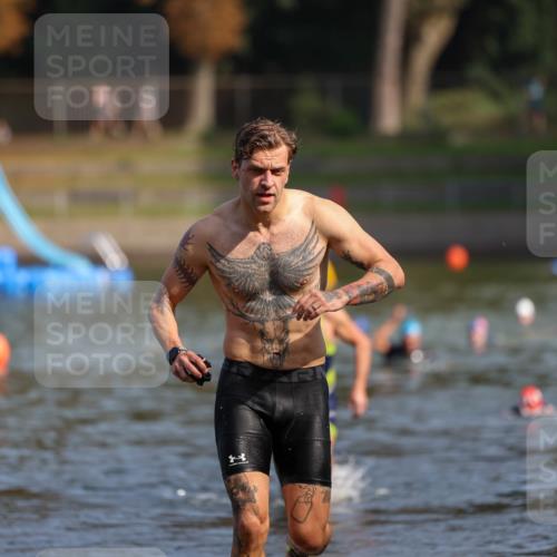 08.09.2024 - Stadtparktriathlon Michael Strokosch http://msf.ph/oto/7033857 08.09.2024 11:35:58 Schwimmen 717, 740 meine-sportfotos.de
