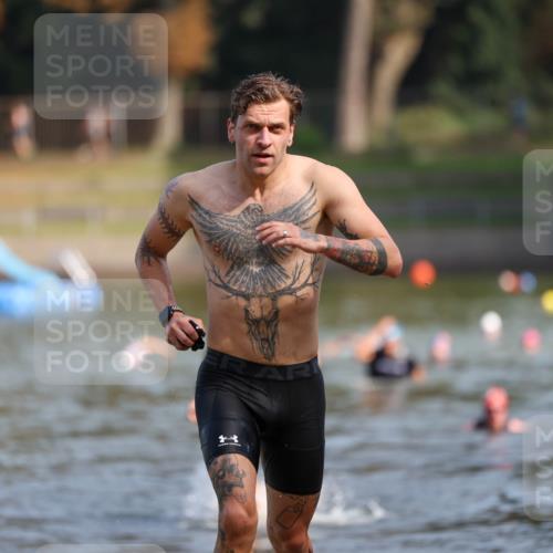 08.09.2024 - Stadtparktriathlon Michael Strokosch http://msf.ph/oto/7033862 08.09.2024 11:35:58 Schwimmen 717, 740 meine-sportfotos.de