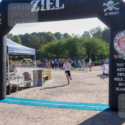 08.09.2024 - Stadtparktriathlon Luisa Fischer http://msf.ph/oto/7033865 08.09.2024 10:40:06 Ziel 205 meine-sportfotos.de