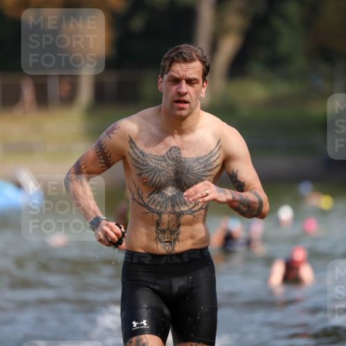 08.09.2024 - Stadtparktriathlon Michael Strokosch http://msf.ph/oto/7033866 08.09.2024 11:35:59 Schwimmen 717, 740 meine-sportfotos.de
