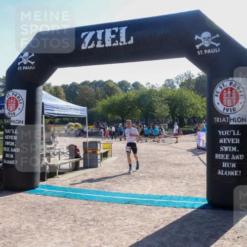 08.09.2024 - Stadtparktriathlon Luisa Fischer http://msf.ph/oto/7033867 08.09.2024 10:40:07 Ziel 205 meine-sportfotos.de