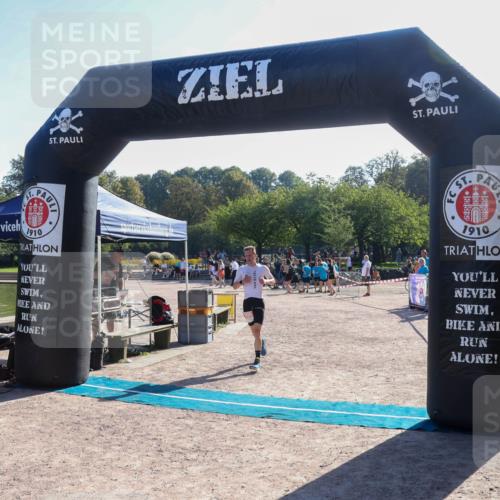 08.09.2024 - Stadtparktriathlon Luisa Fischer http://msf.ph/oto/7033869 08.09.2024 10:40:07 Ziel 205 meine-sportfotos.de