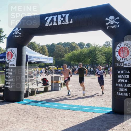 08.09.2024 - Stadtparktriathlon Luisa Fischer http://msf.ph/oto/7033886 08.09.2024 10:41:28 Ziel 200 meine-sportfotos.de