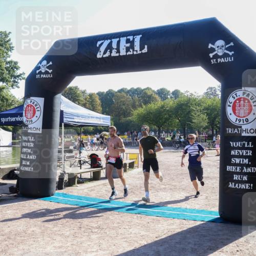 08.09.2024 - Stadtparktriathlon Luisa Fischer http://msf.ph/oto/7033889 08.09.2024 10:41:28 Ziel 200 meine-sportfotos.de