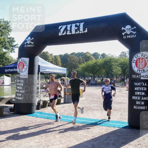08.09.2024 - Stadtparktriathlon Luisa Fischer http://msf.ph/oto/7033891 08.09.2024 10:41:28 Ziel 200 meine-sportfotos.de