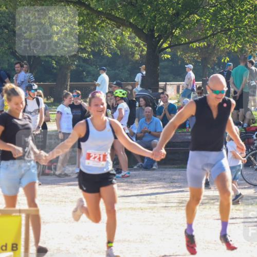 08.09.2024 - Stadtparktriathlon Luisa Fischer http://msf.ph/oto/7033900 08.09.2024 10:42:19 Ziel 221 meine-sportfotos.de