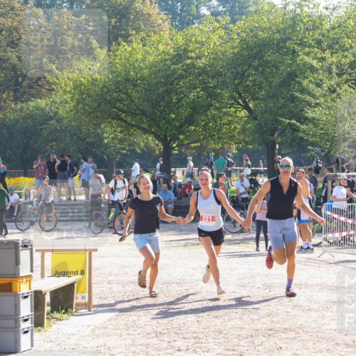 08.09.2024 - Stadtparktriathlon Luisa Fischer http://msf.ph/oto/7033907 08.09.2024 10:42:19 Ziel 221 meine-sportfotos.de