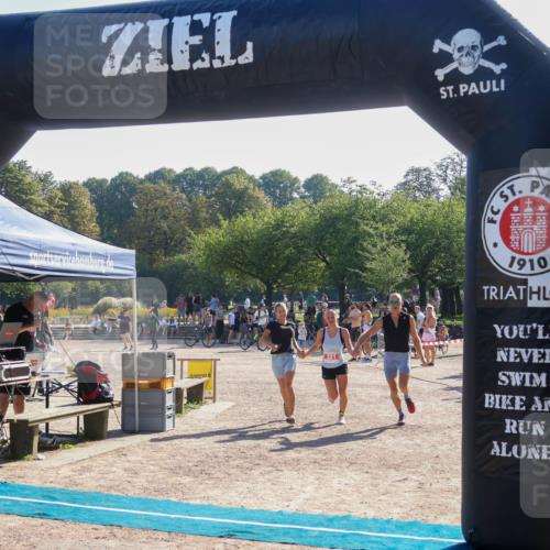 08.09.2024 - Stadtparktriathlon Luisa Fischer http://msf.ph/oto/7033915 08.09.2024 10:42:21 Ziel 221 meine-sportfotos.de