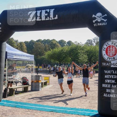 08.09.2024 - Stadtparktriathlon Luisa Fischer http://msf.ph/oto/7033919 08.09.2024 10:42:21 Ziel 221 meine-sportfotos.de