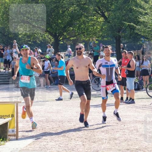 08.09.2024 - Stadtparktriathlon Luisa Fischer http://msf.ph/oto/7033933 08.09.2024 10:43:19 Ziel 199 meine-sportfotos.de