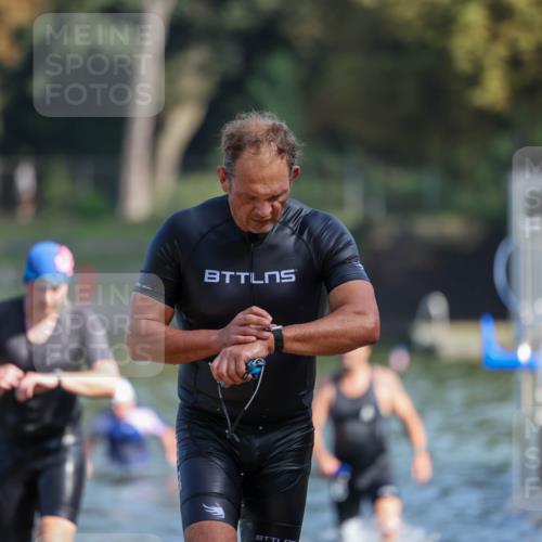 08.09.2024 - Stadtparktriathlon Michael Strokosch http://msf.ph/oto/7033945 08.09.2024 11:36:29 Schwimmen 681, 687, 696, 736, 744 meine-sportfotos.de