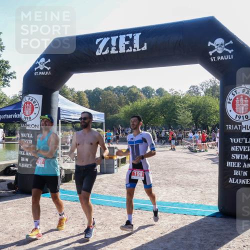 08.09.2024 - Stadtparktriathlon Luisa Fischer http://msf.ph/oto/7033952 08.09.2024 10:43:23 Ziel 199 meine-sportfotos.de