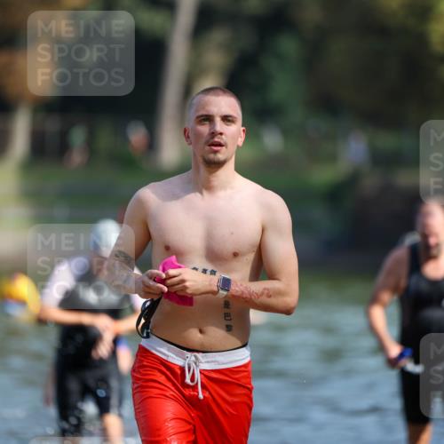 08.09.2024 - Stadtparktriathlon Michael Strokosch http://msf.ph/oto/7033961 08.09.2024 11:36:35 Schwimmen 681, 687, 696, 711, 736, 744 meine-sportfotos.de