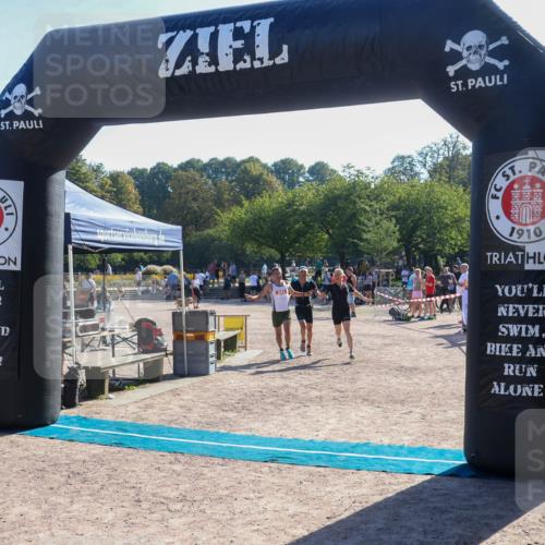 08.09.2024 - Stadtparktriathlon Luisa Fischer http://msf.ph/oto/7033965 08.09.2024 10:43:50 Ziel 241 meine-sportfotos.de