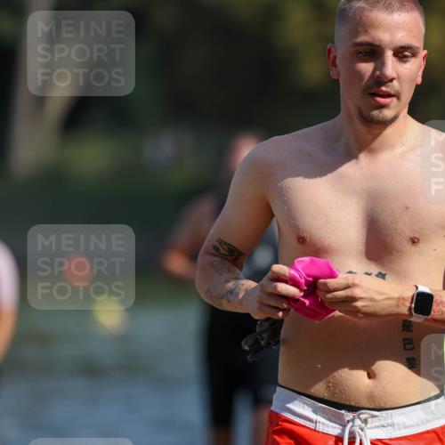 08.09.2024 - Stadtparktriathlon Michael Strokosch http://msf.ph/oto/7033977 08.09.2024 11:36:37 Schwimmen 687, 711, 736, 744 meine-sportfotos.de