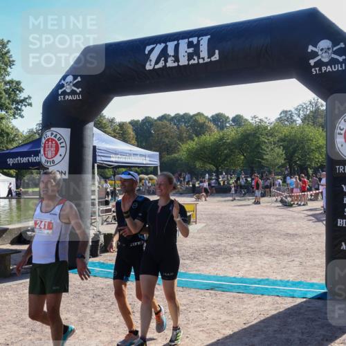 08.09.2024 - Stadtparktriathlon Luisa Fischer http://msf.ph/oto/7033980 08.09.2024 10:43:54 Ziel 241 meine-sportfotos.de