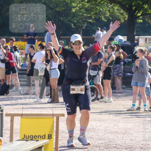 08.09.2024 - Stadtparktriathlon Luisa Fischer http://msf.ph/oto/7033999 08.09.2024 10:46:25 Ziel 95 meine-sportfotos.de