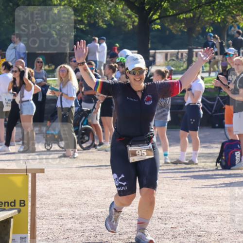 08.09.2024 - Stadtparktriathlon Luisa Fischer http://msf.ph/oto/7034006 08.09.2024 10:46:26 Ziel 95 meine-sportfotos.de