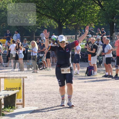 08.09.2024 - Stadtparktriathlon Luisa Fischer http://msf.ph/oto/7034010 08.09.2024 10:46:27 Ziel 95 meine-sportfotos.de