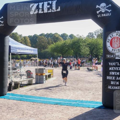 08.09.2024 - Stadtparktriathlon Luisa Fischer http://msf.ph/oto/7034024 08.09.2024 10:46:28 Ziel 95 meine-sportfotos.de