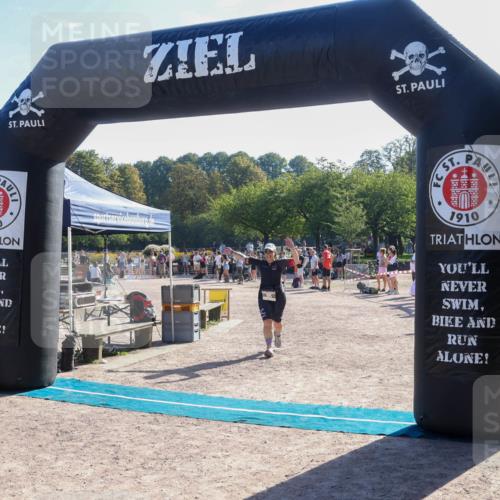 08.09.2024 - Stadtparktriathlon Luisa Fischer http://msf.ph/oto/7034026 08.09.2024 10:46:29 Ziel 95 meine-sportfotos.de