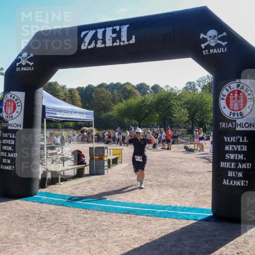 08.09.2024 - Stadtparktriathlon Luisa Fischer http://msf.ph/oto/7034031 08.09.2024 10:46:29 Ziel 95 meine-sportfotos.de