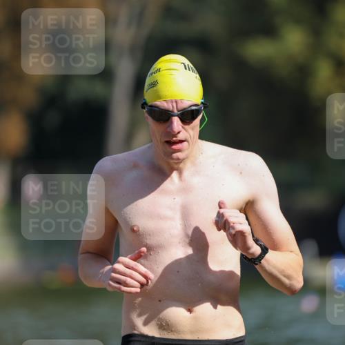 08.09.2024 - Stadtparktriathlon Michael Strokosch http://msf.ph/oto/7034036 08.09.2024 11:37:27 Schwimmen 689 meine-sportfotos.de