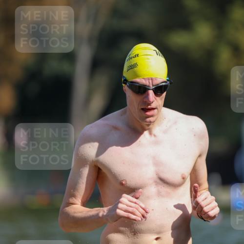 08.09.2024 - Stadtparktriathlon Michael Strokosch http://msf.ph/oto/7034038 08.09.2024 11:37:27 Schwimmen 689 meine-sportfotos.de