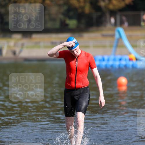 08.09.2024 - Stadtparktriathlon Michael Strokosch http://msf.ph/oto/7034042 08.09.2024 11:38:35 Schwimmen 716 meine-sportfotos.de