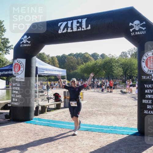 08.09.2024 - Stadtparktriathlon Luisa Fischer http://msf.ph/oto/7034043 08.09.2024 10:46:30 Ziel 95 meine-sportfotos.de