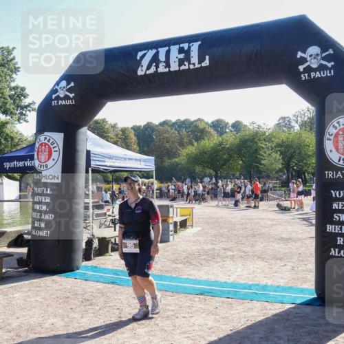 08.09.2024 - Stadtparktriathlon Luisa Fischer http://msf.ph/oto/7034047 08.09.2024 10:46:31 Ziel 95 meine-sportfotos.de