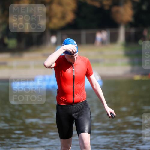 08.09.2024 - Stadtparktriathlon Michael Strokosch http://msf.ph/oto/7034050 08.09.2024 11:38:37 Schwimmen 716 meine-sportfotos.de