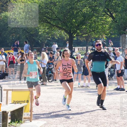 08.09.2024 - Stadtparktriathlon Luisa Fischer http://msf.ph/oto/7034053 08.09.2024 10:46:41 Ziel 258 meine-sportfotos.de