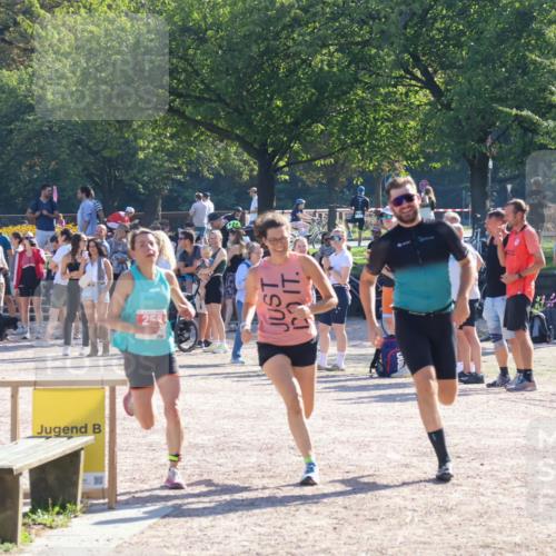 08.09.2024 - Stadtparktriathlon Luisa Fischer http://msf.ph/oto/7034055 08.09.2024 10:46:41 Ziel 258 meine-sportfotos.de