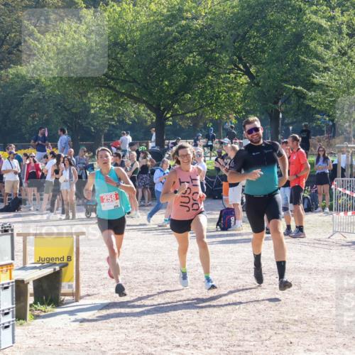 08.09.2024 - Stadtparktriathlon Luisa Fischer http://msf.ph/oto/7034056 08.09.2024 10:46:42 Ziel 258 meine-sportfotos.de