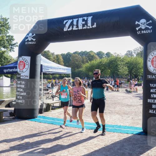 08.09.2024 - Stadtparktriathlon Luisa Fischer http://msf.ph/oto/7034074 08.09.2024 10:46:44 Ziel 258 meine-sportfotos.de