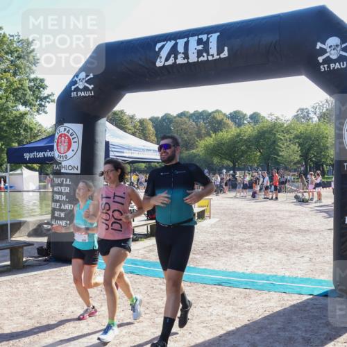 08.09.2024 - Stadtparktriathlon Luisa Fischer http://msf.ph/oto/7034077 08.09.2024 10:46:44 Ziel 258 meine-sportfotos.de