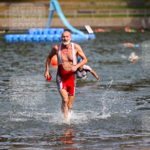 08.09.2024 - Stadtparktriathlon Michael Strokosch http://msf.ph/oto/7034082 08.09.2024 11:50:53 Schwimmen 800, 832 meine-sportfotos.de