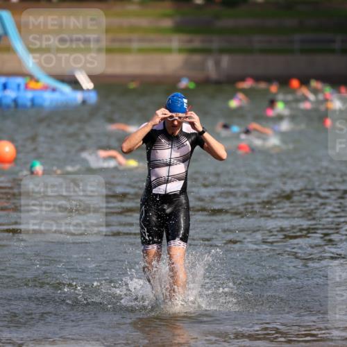 08.09.2024 - Stadtparktriathlon Michael Strokosch http://msf.ph/oto/7034109 08.09.2024 11:51:03 Schwimmen 832 meine-sportfotos.de