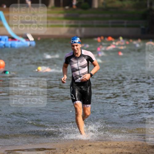08.09.2024 - Stadtparktriathlon Michael Strokosch http://msf.ph/oto/7034113 08.09.2024 11:51:04 Schwimmen 832 meine-sportfotos.de