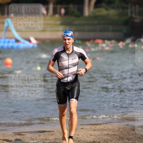 08.09.2024 - Stadtparktriathlon Michael Strokosch http://msf.ph/oto/7034125 08.09.2024 11:51:05 Schwimmen 832 meine-sportfotos.de