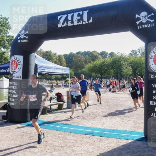 08.09.2024 - Stadtparktriathlon Luisa Fischer http://msf.ph/oto/7034166 08.09.2024 10:49:56 Ziel 207, 256, 262 meine-sportfotos.de